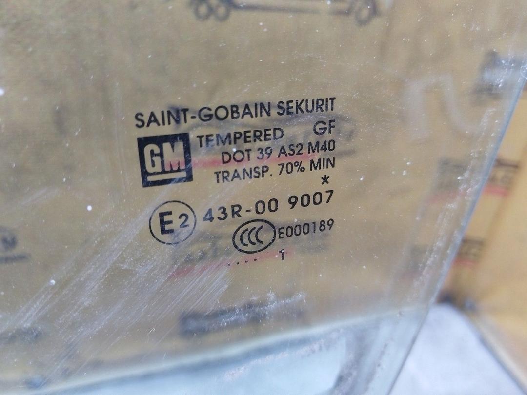 Стекло двери передней левой YKB9Z3 Opel Corsa купить