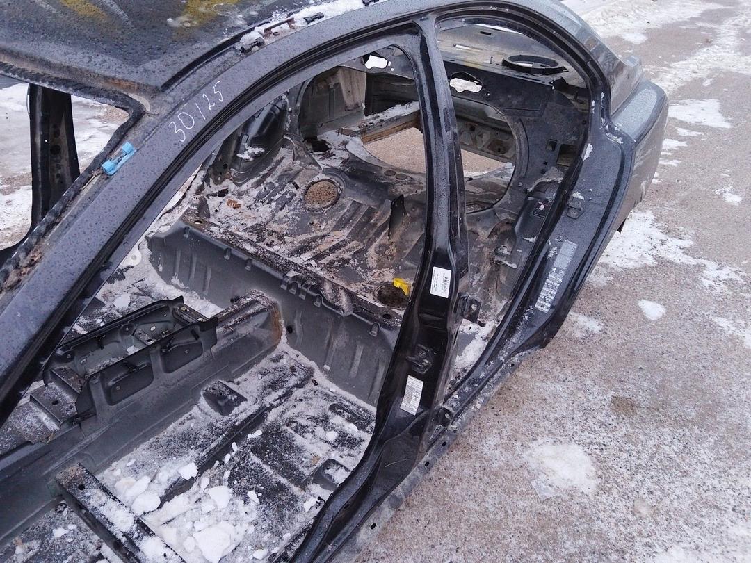 Стойка кузовная центральная левая 59YZC8 Volvo S60 купить в магазине запчастей бу