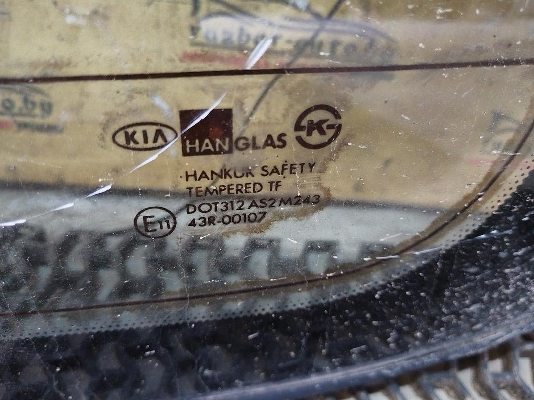 Стекло заднее 8QOWF8 Kia Carnival купить