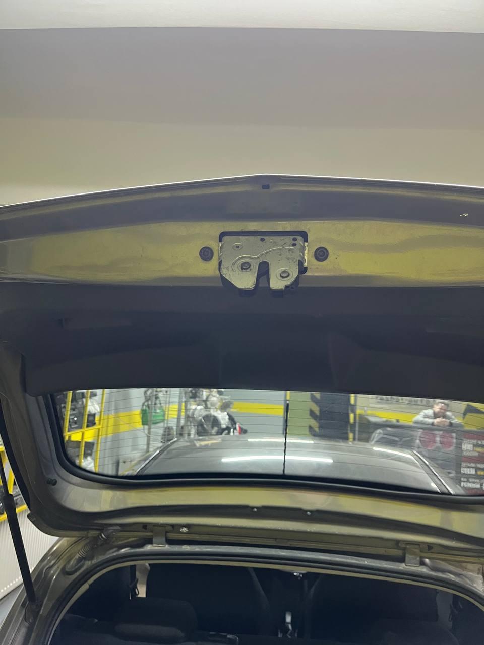 Накладка замка багажника PO5XRM Opel Corsa - Фото 2