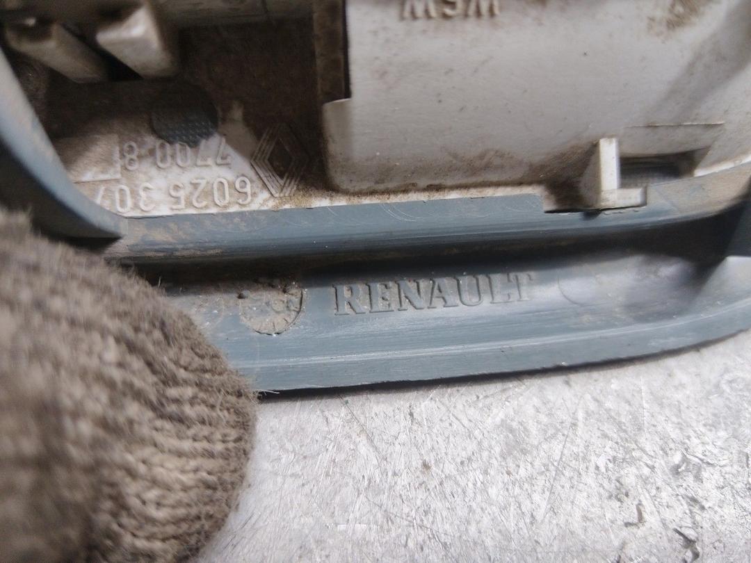 Фонарь салона (плафон) R0EQ7N Renault Megane купить в магазине запчастей бу