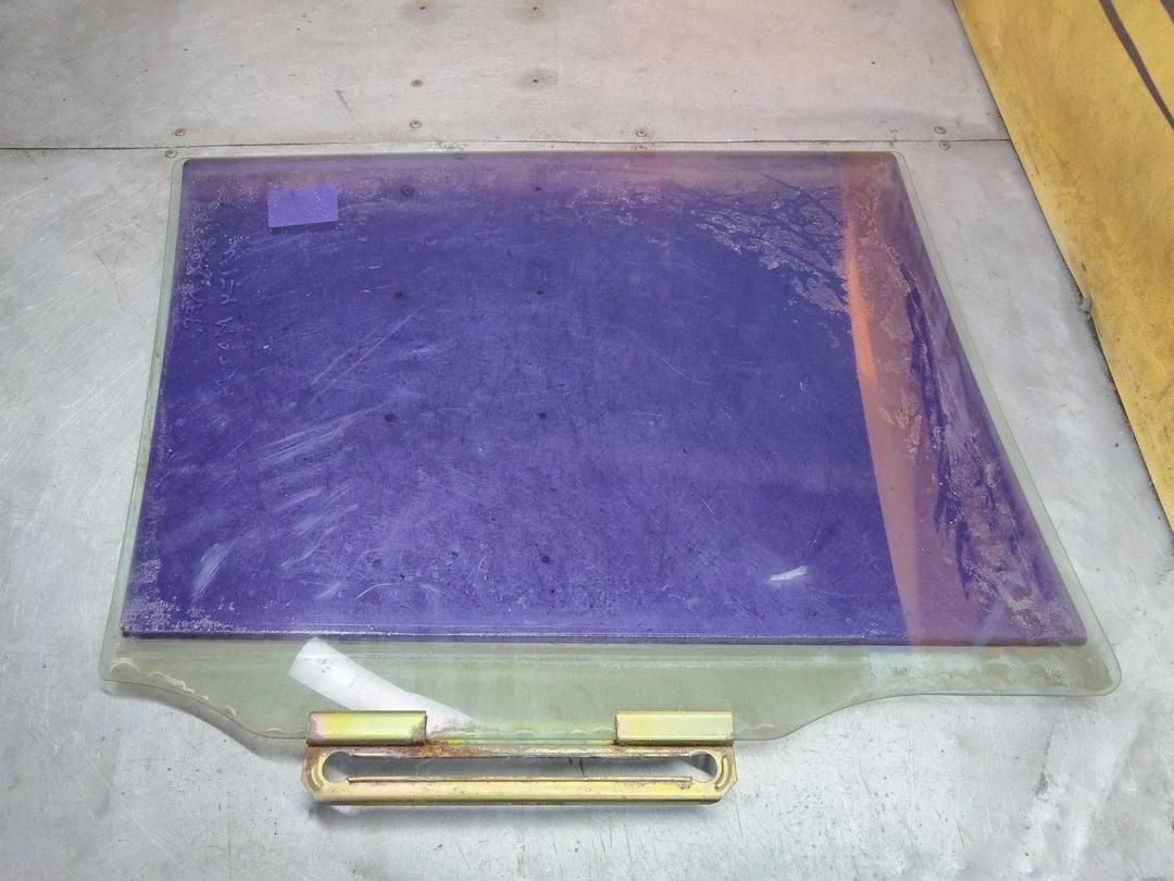 Стекло двери задней левой XN3AWA Mazda Premacy купить с доставкой