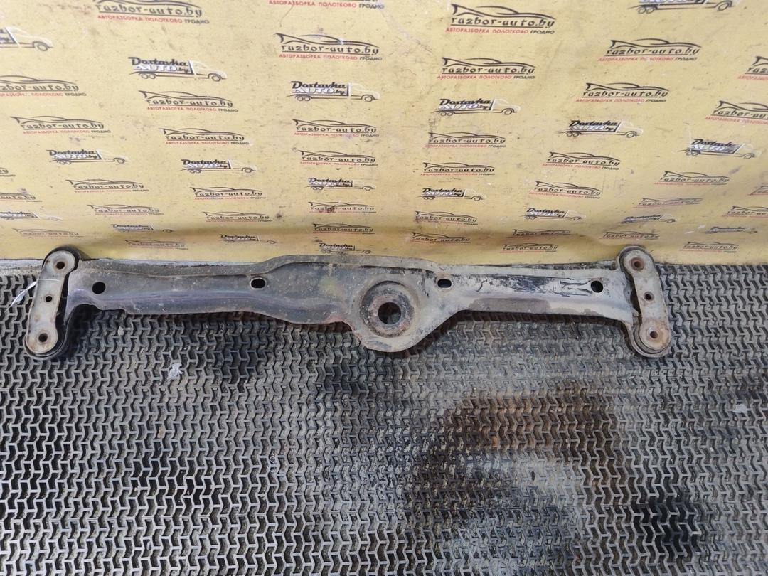 Балка под КПП OC4Z68 Seat Toledo