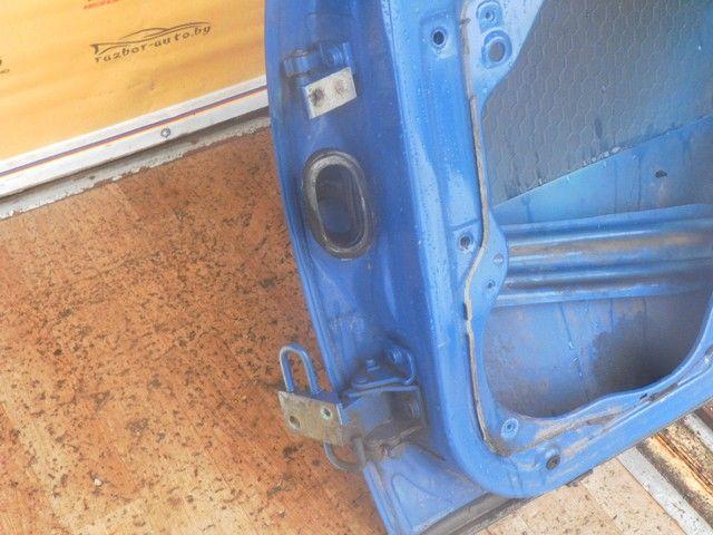 Петля двери задней правой EU6N1Y Volkswagen Golf