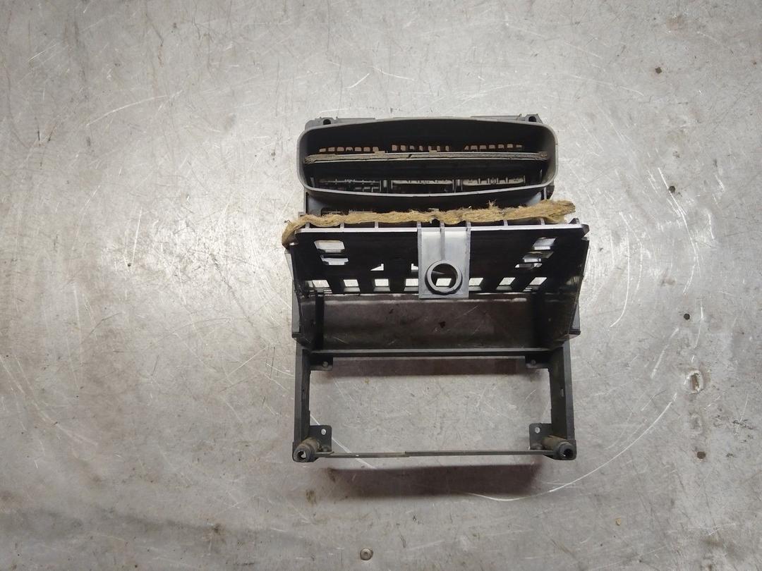 Рамка под магнитолу CESN1B Audi 80 - Фото 4