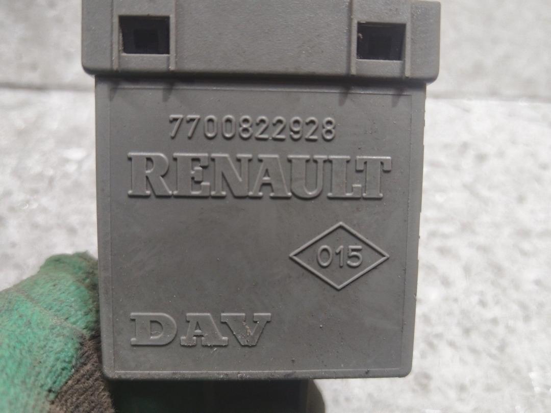 Блок управления стеклоподъемниками 169TPU Renault Laguna купить на авторазборке