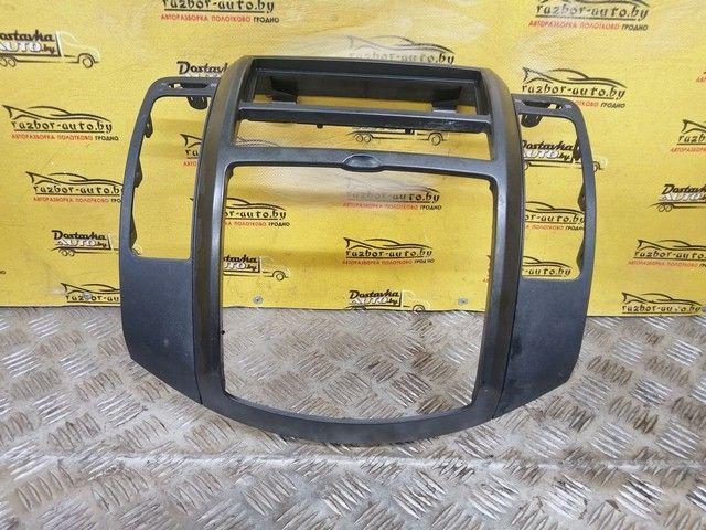 Рамка под магнитолу 6UW0XS Nissan Note