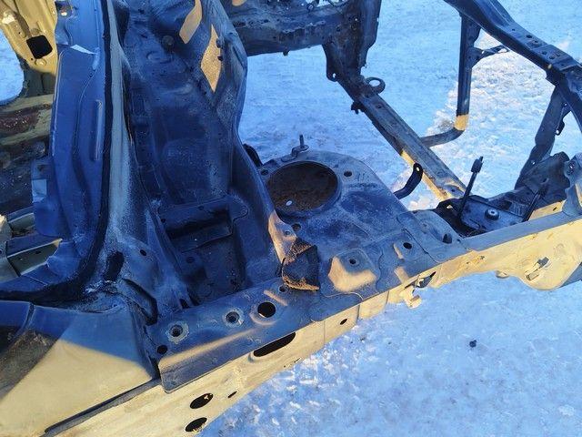 Стакан лонжерона правый 8HHR7T Toyota Avensis купить в магазине запчастей бу