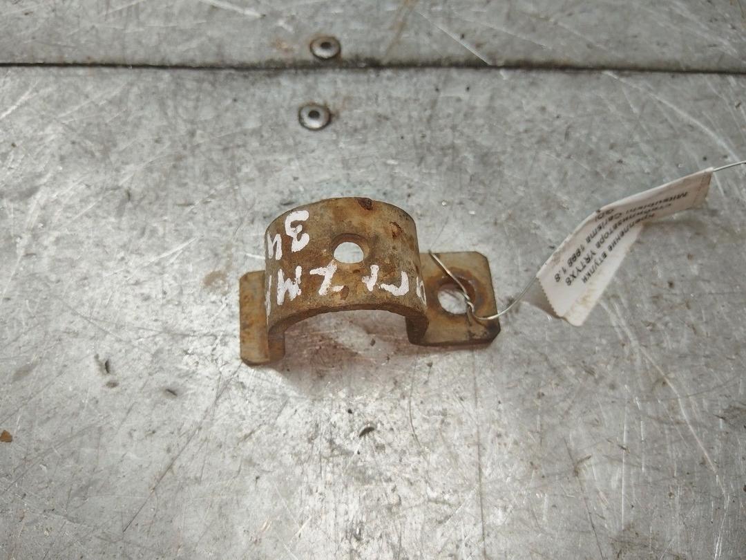 Крепление втулки стабилизатора YRTYX8 Mitsubishi Carisma