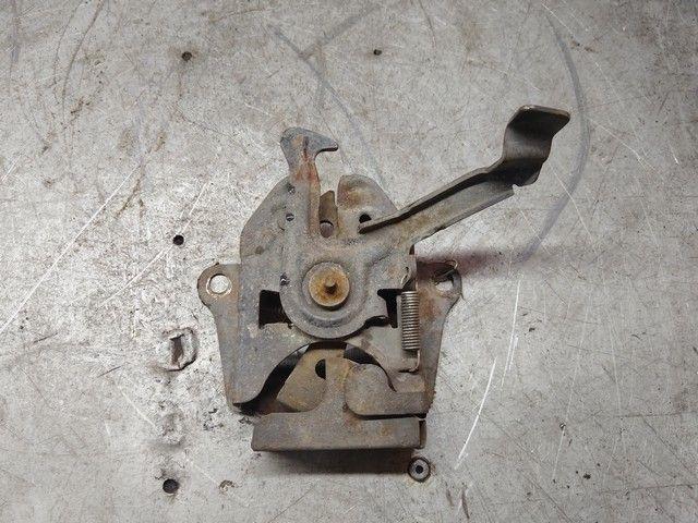 Замок капота 4C7W4V Mazda 626 - Фото 1