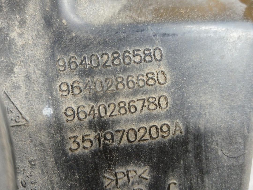 Резонатор воздушного фильтра SX7IWV Citroen Xsara Picasso купить в магазине запчастей бу