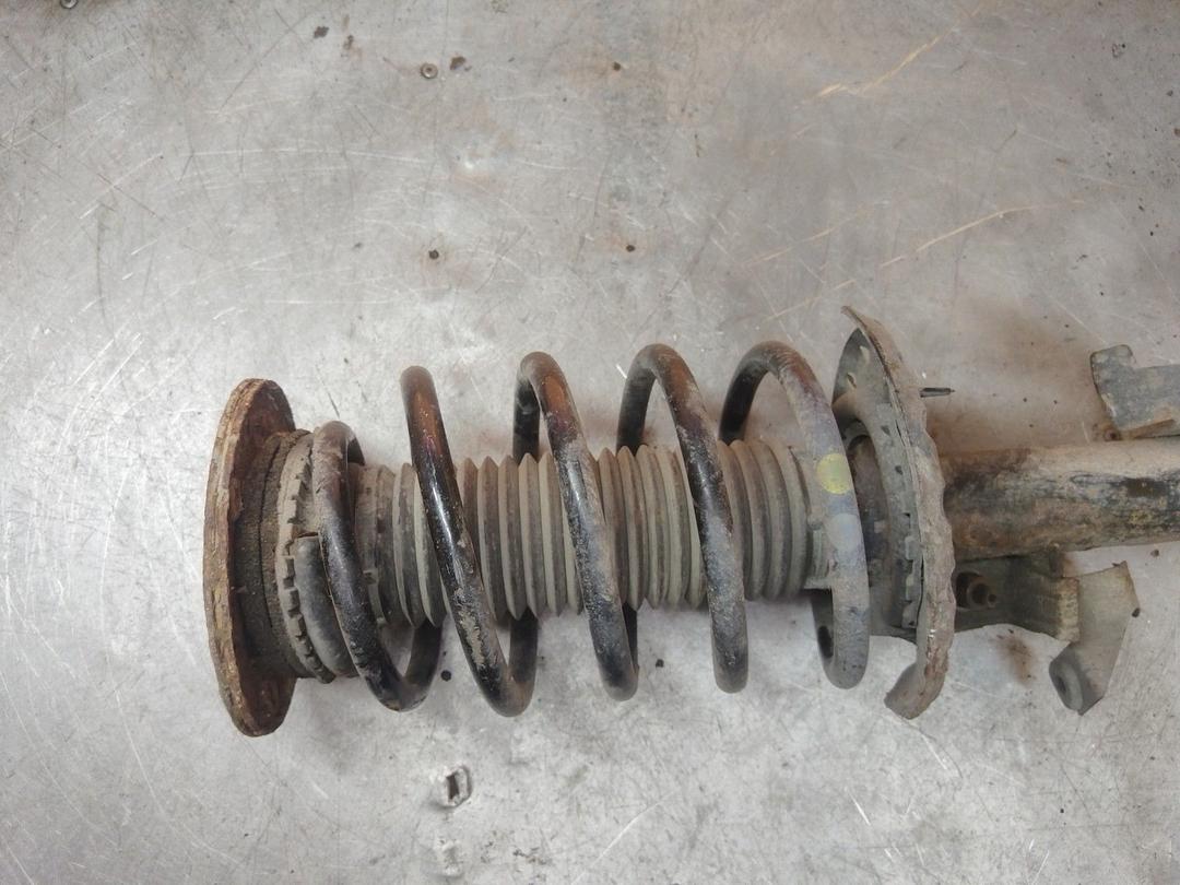 Амортизатор передний правый 93UOUB Volvo XC70 купить в магазине запчастей бу