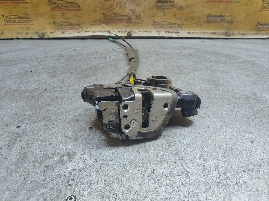 Замок двери передней правой Q2U5F2 Toyota Corolla Verso - Фото 4