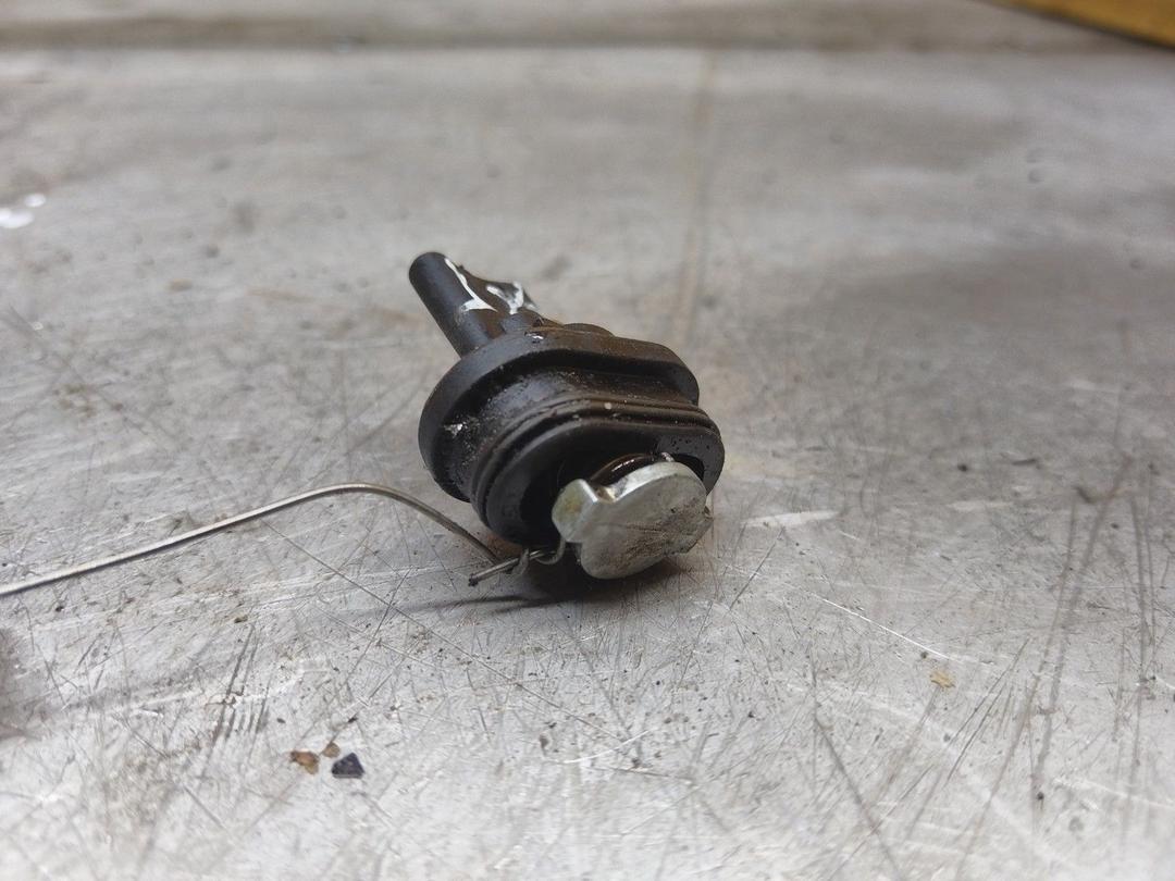 Скоба (кронштейн) крепления форсунки SCFZ77 Hyundai Trajet - Фото 2