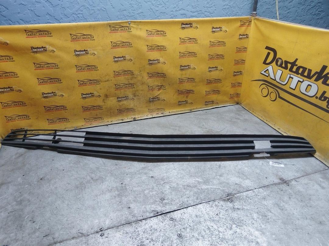 Заглушка (решетка) в бампер передний Q3DZEP Audi 100 купить в магазине запчастей бу