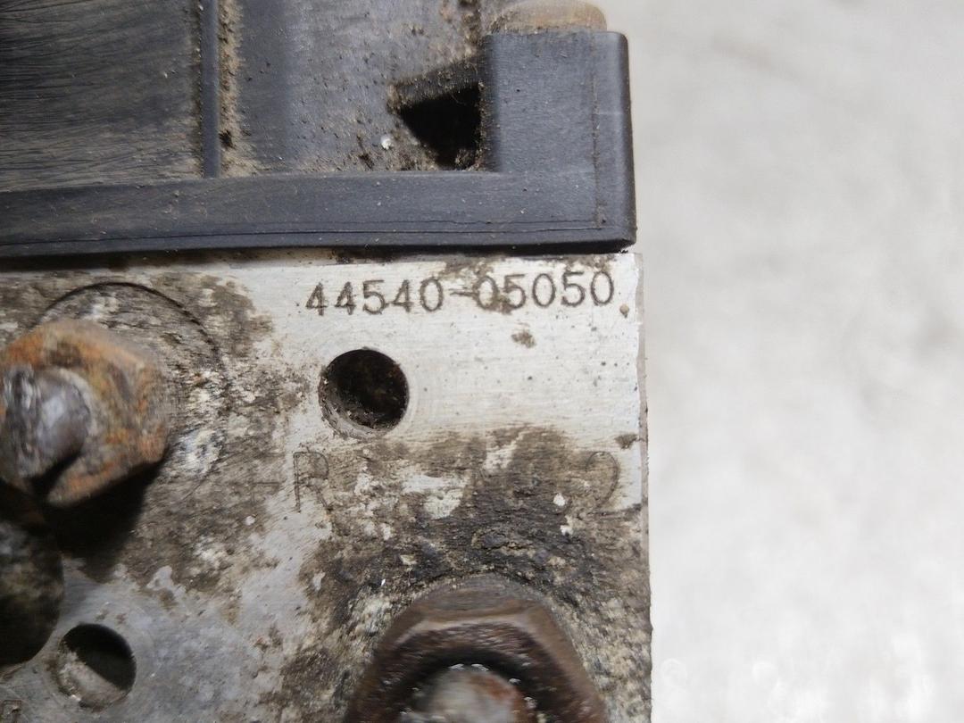 Блок ABS YENGNF Toyota Avensis купить в магазине запчастей бу