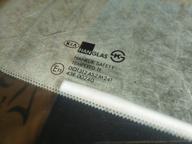 Стекло кузовное боковое правое ZJ291B Kia Carnival купить