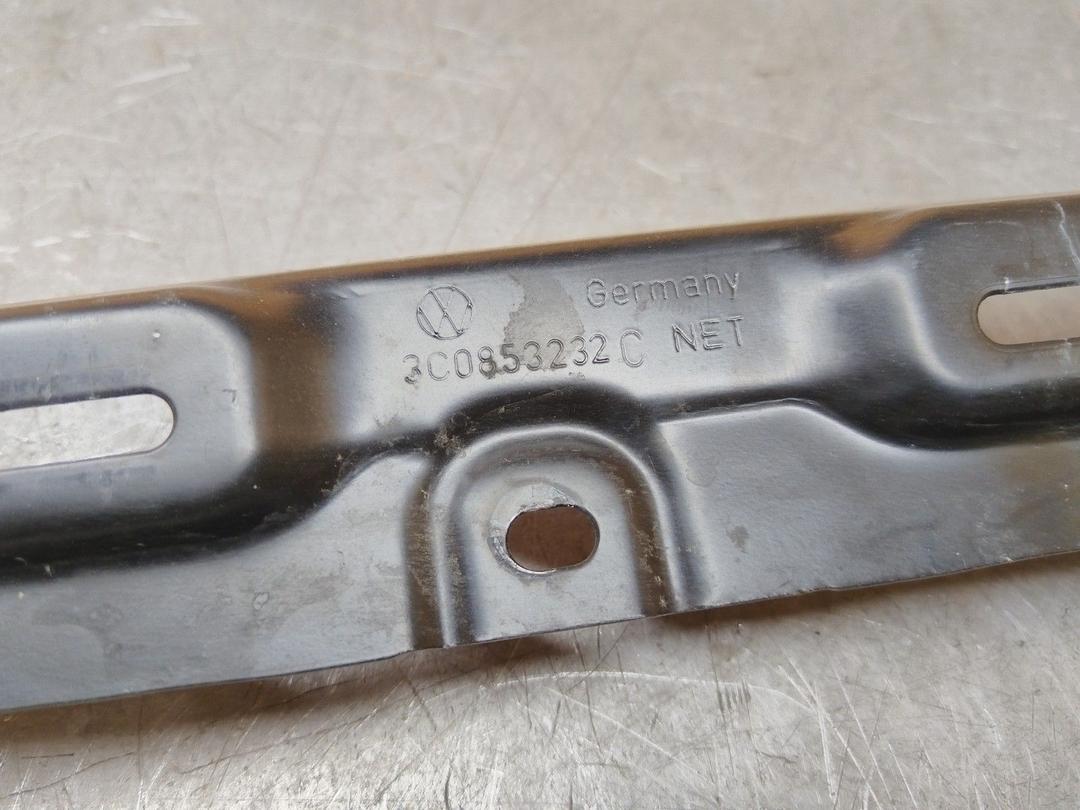 Кронштейн U8PQD2 Volkswagen Passat undefined