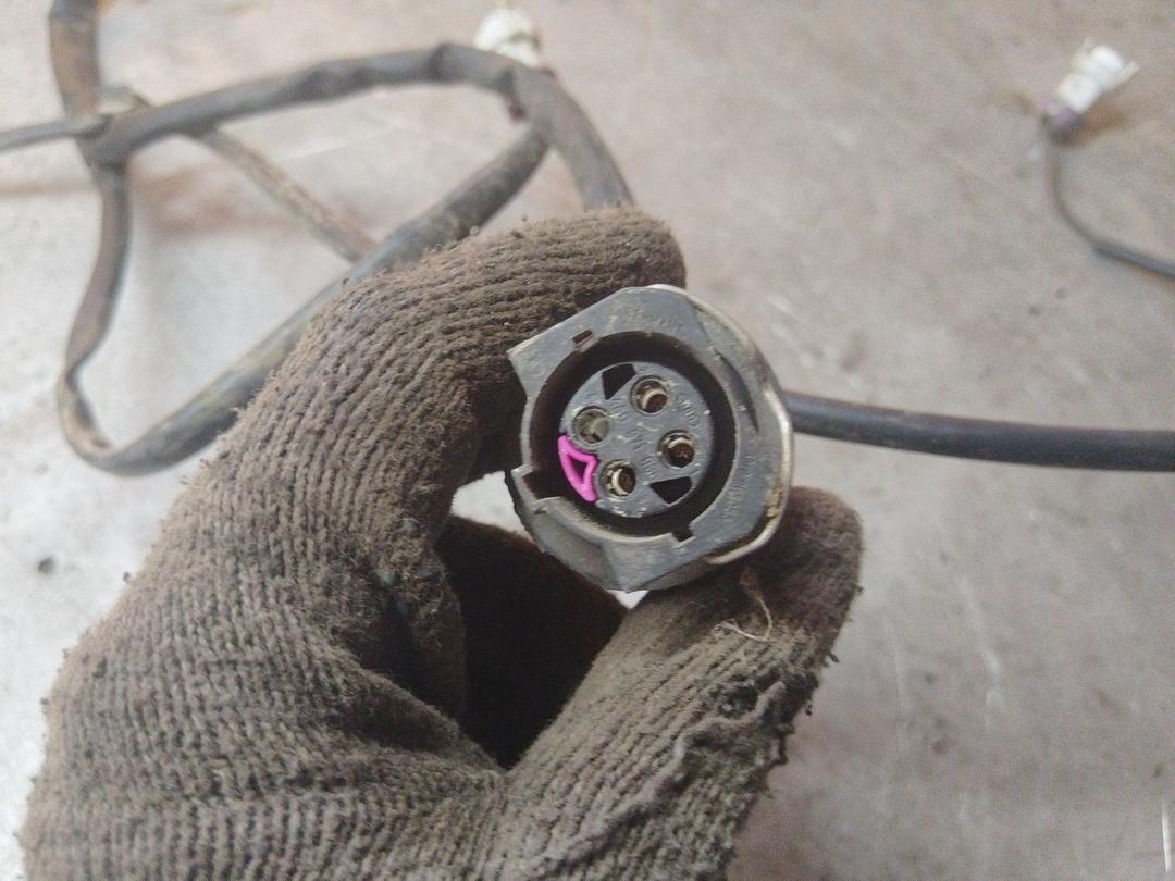 Проводка 2KSDT7 Audi 80 - Фото 6