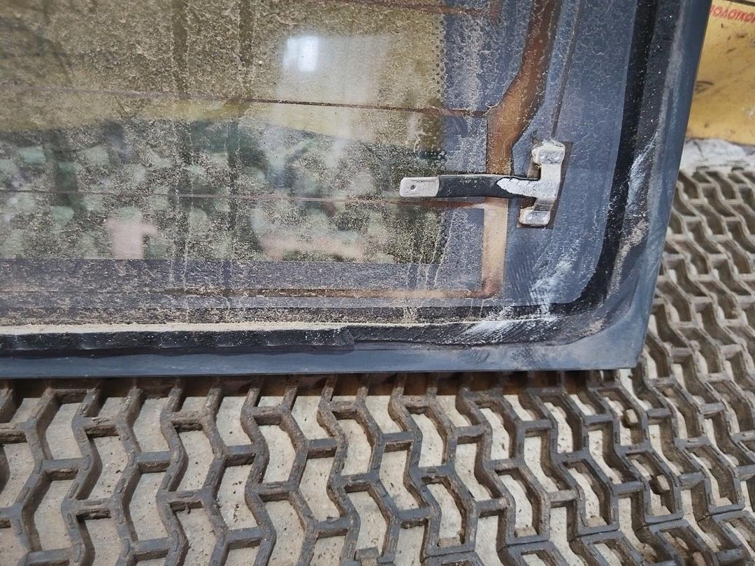 Стекло заднее 0XAC5Q Volvo V70 undefined