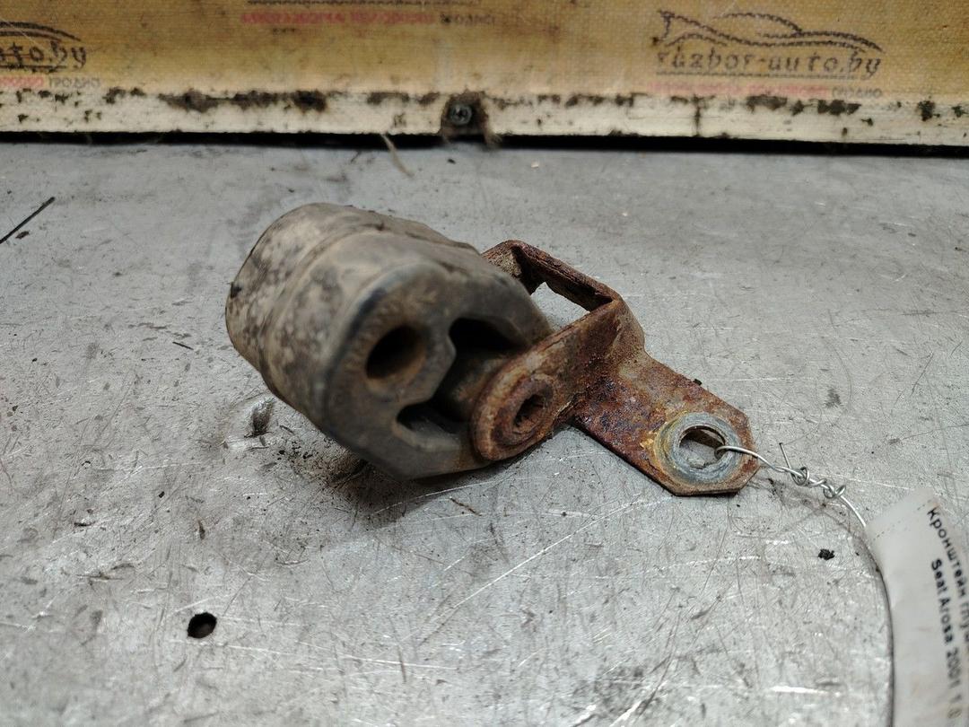 Кронштейн глушителя 84Y0FE Seat Arosa - Фото 1