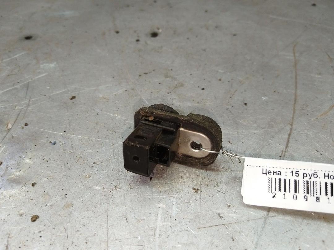 Выключатель концевой (концевик) ESKKZU Nissan Primera купить