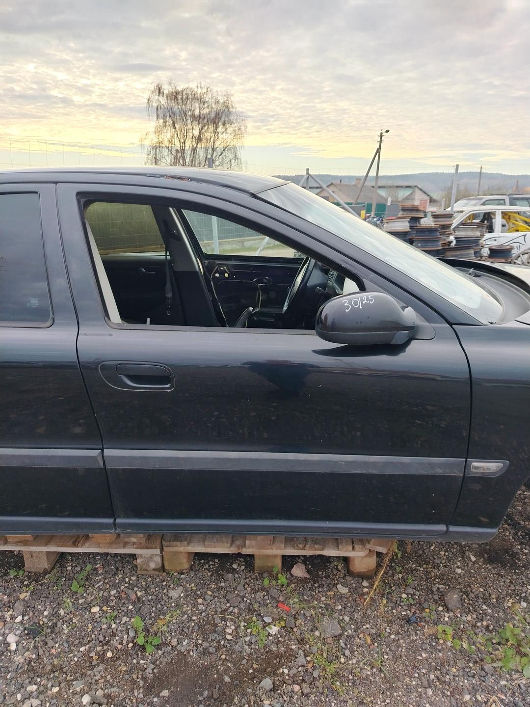 Петля двери передней правой GPGFWX Volvo S60