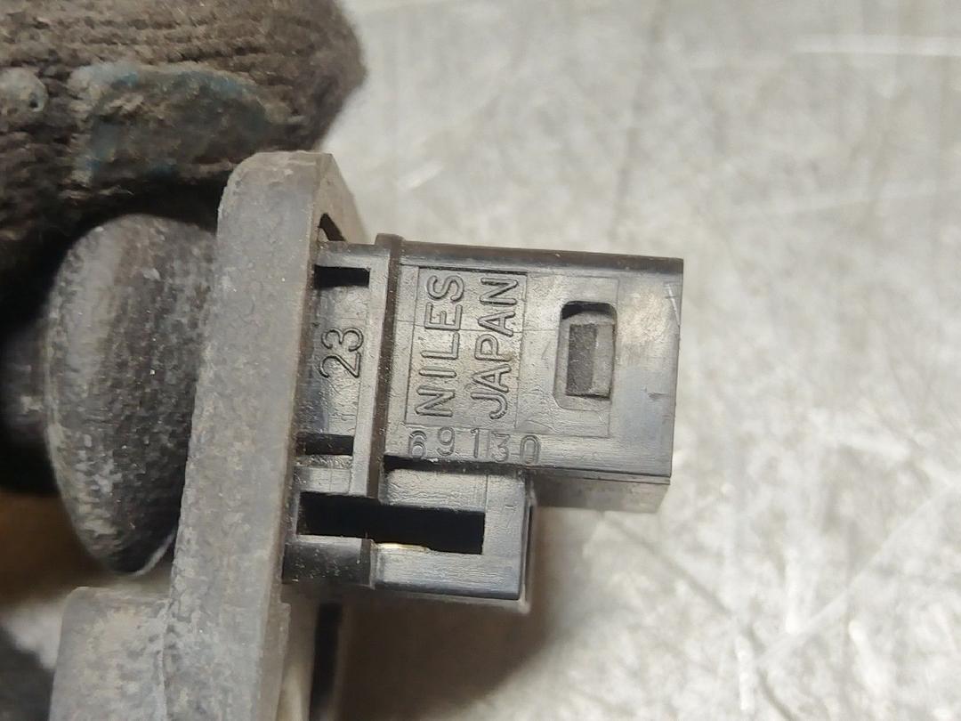 Выключатель концевой (концевик) CSP83E Nissan Note купить с доставкой