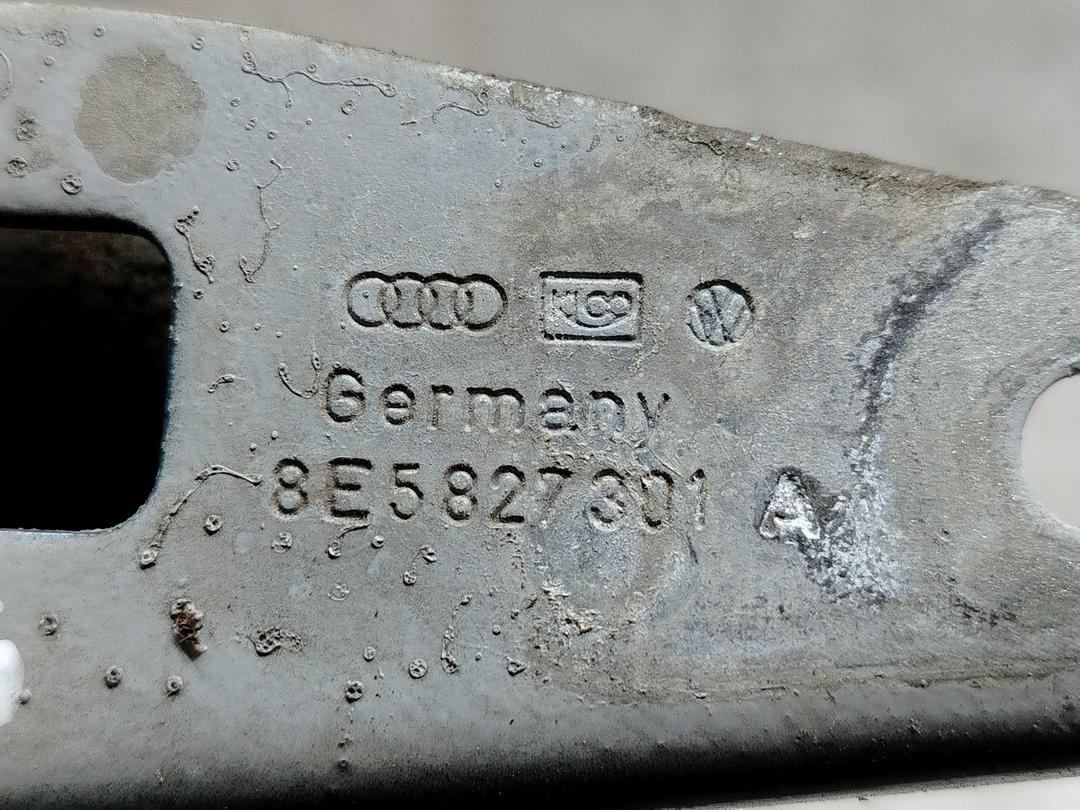 Петля крышки багажника FDS4K6 Audi A4 - Фото 4