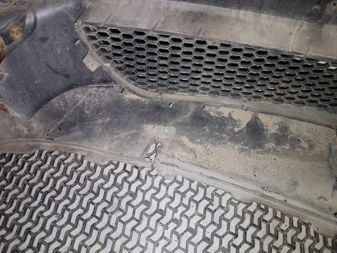 Бампер передний B6E2LM Alfa Romeo 147 undefined