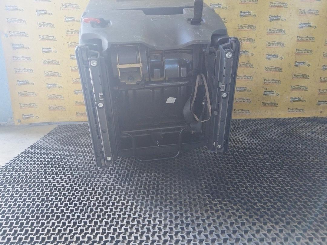 Сиденье заднее PJP68O Renault Espace undefined