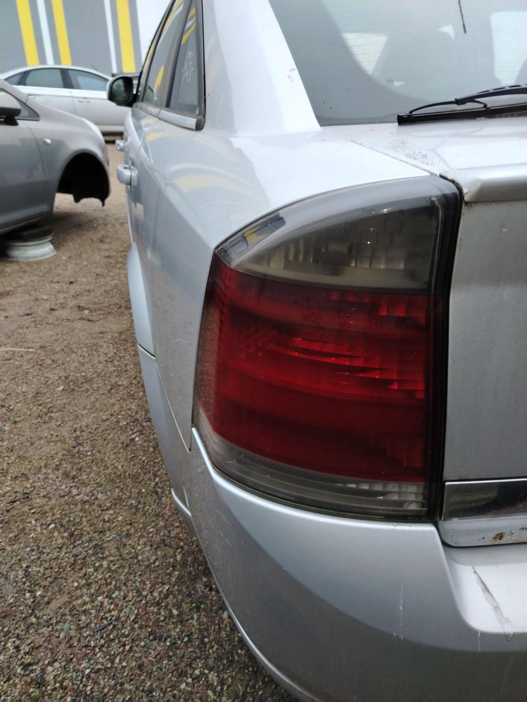 Фонарь задний левый UB1CFS Opel Vectra