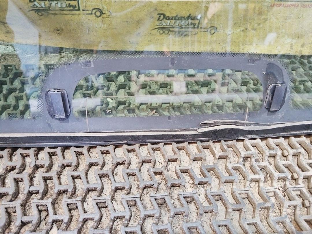 Стекло заднее O633ZP Renault Megane купить на авторазборке