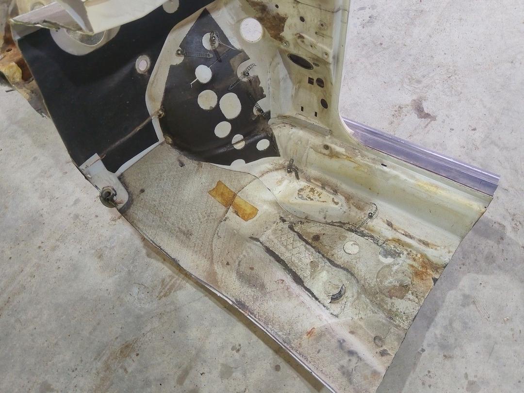 Стойка кузовная передняя правая Y6WG6T Audi A4 - Фото 3