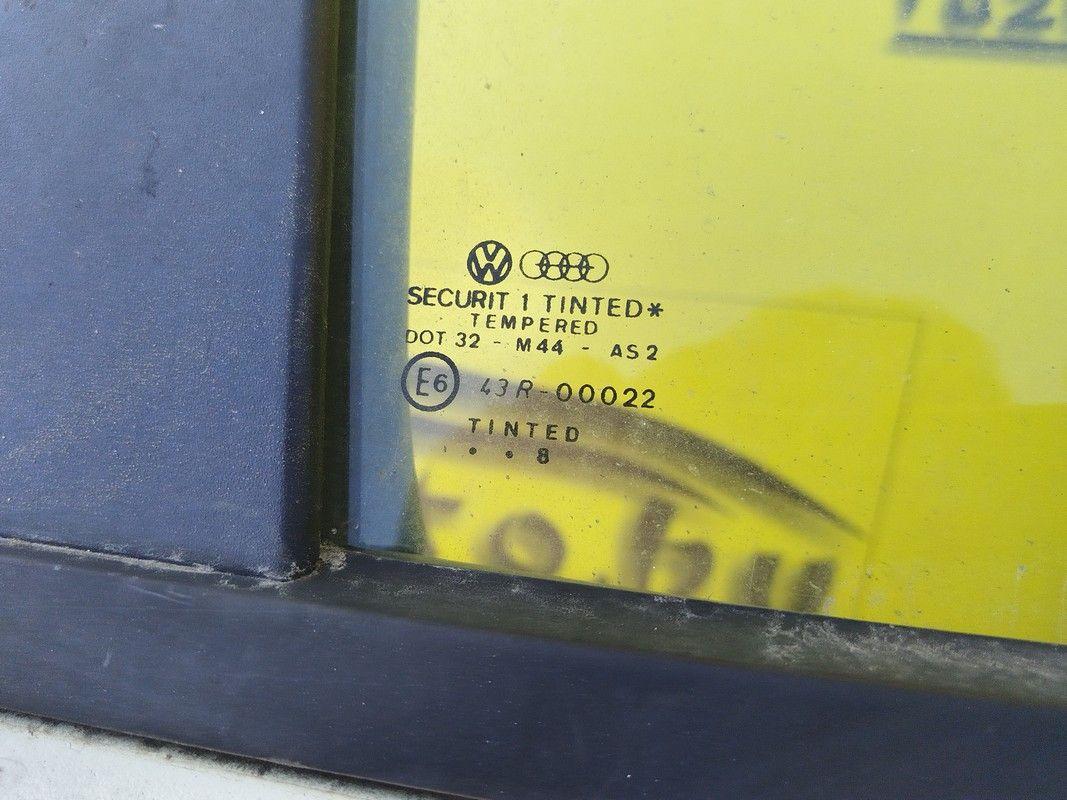 Стекло двери задней правой YW1I1W Volkswagen Passat купить с доставкой