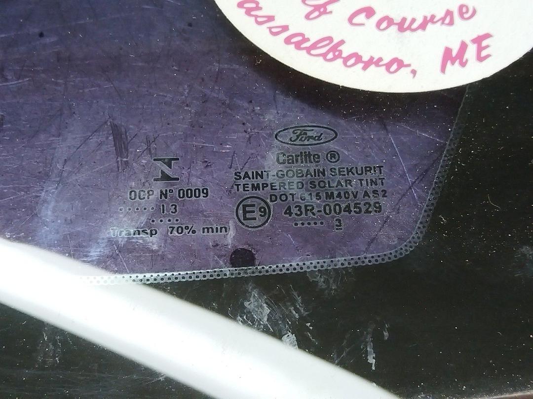 Стекло кузовное боковое правое V17EI8 Ford Fusion купить