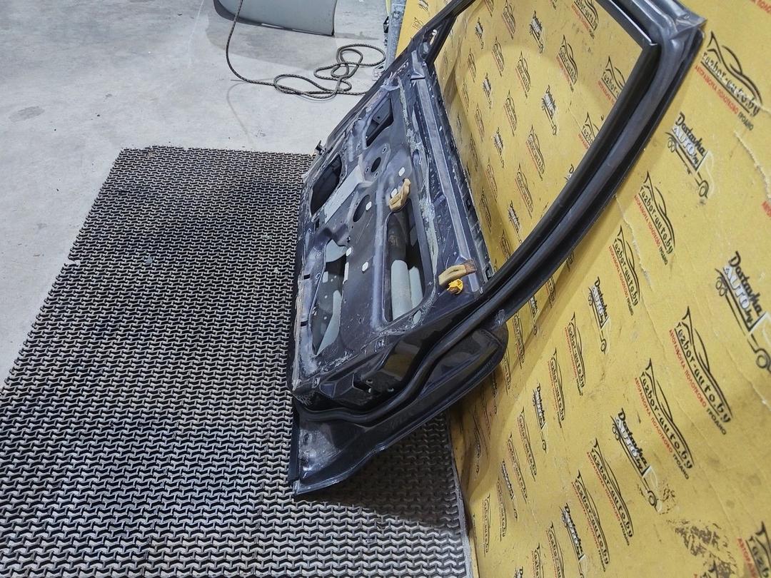 Дверь передняя правая UPMZ6O Mitsubishi Carisma undefined