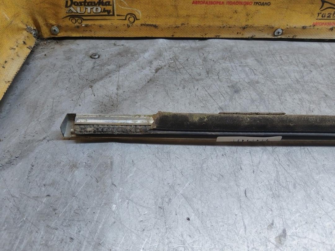 Молдинг стекла двери задней правой наружный Q8DAIU Peugeot 607 купить в магазине запчастей бу