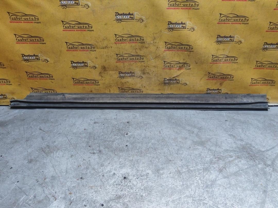 Молдинг двери передней левой YHU944 Audi 100 купить