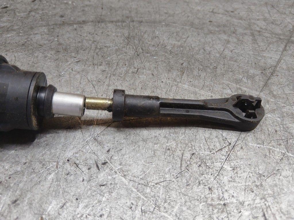 Цилиндр сцепления главный 20Q9SL Peugeot 406 - Фото 2