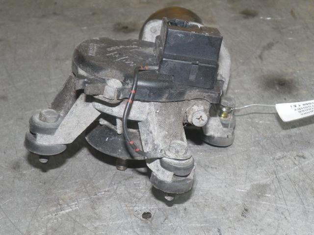 Моторчик передних стеклоочистителей (дворников) 7S8HEY Mazda 323F купить в магазине запчастей бу