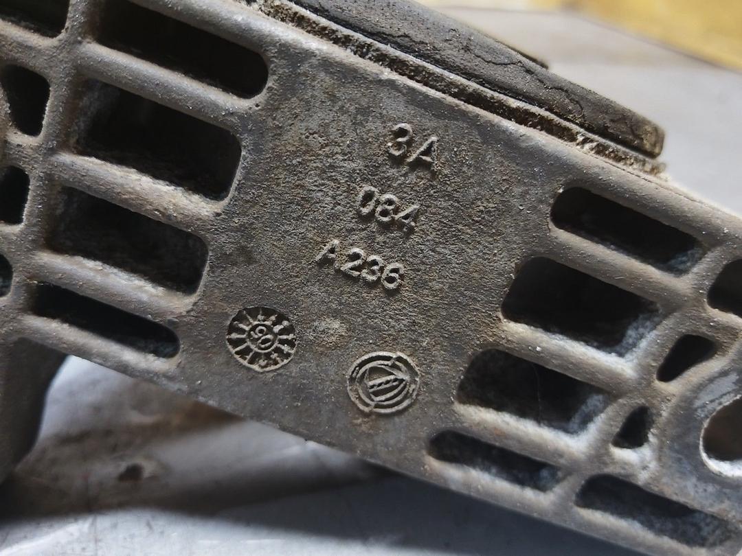 Подушка крепления двигателя JW4WTK Citroen Jumper купить в магазине запчастей бу