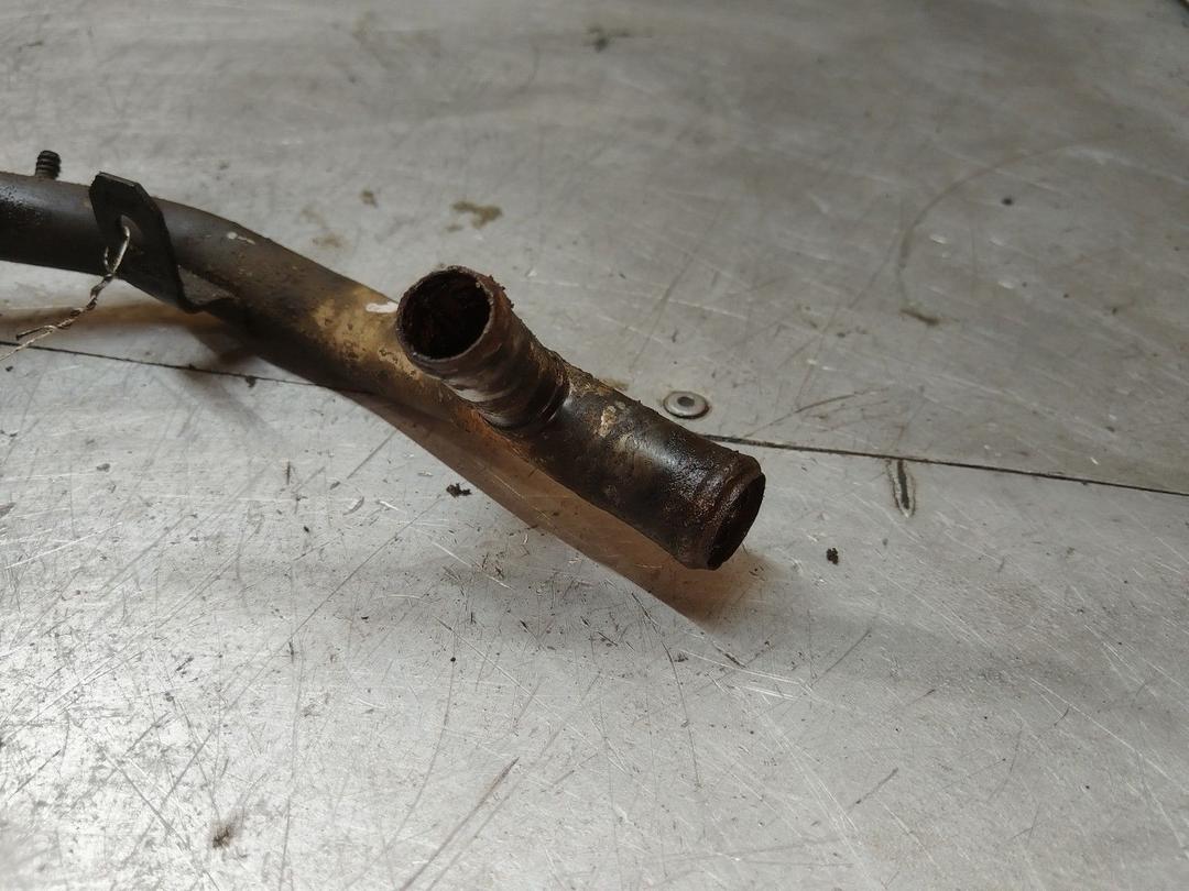 Трубка охлаждающей жидкости металлическая L3G166 Audi A4 - Фото 3