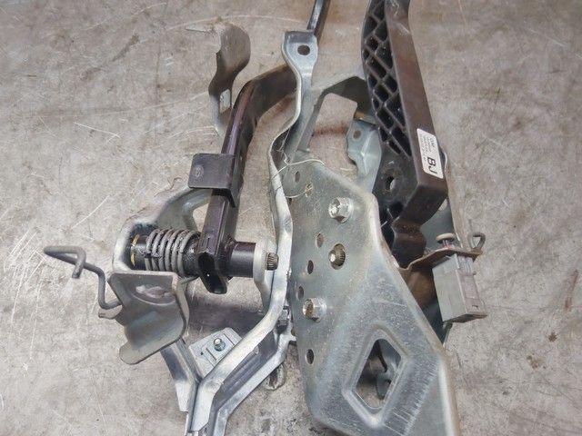 Узел педальный (блок педалей) B9PD0L Opel Zafira купить