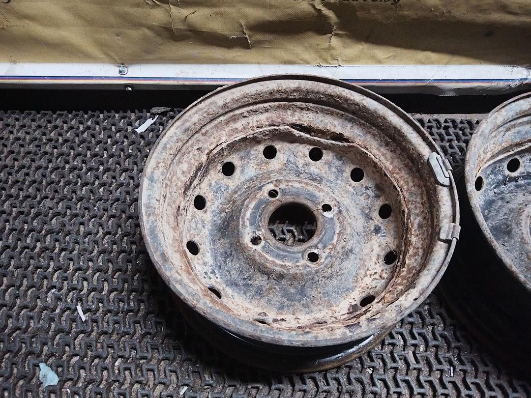 Диск штампованный R13    3IXOIC Peugeot 106 купить бу для вашего авто.