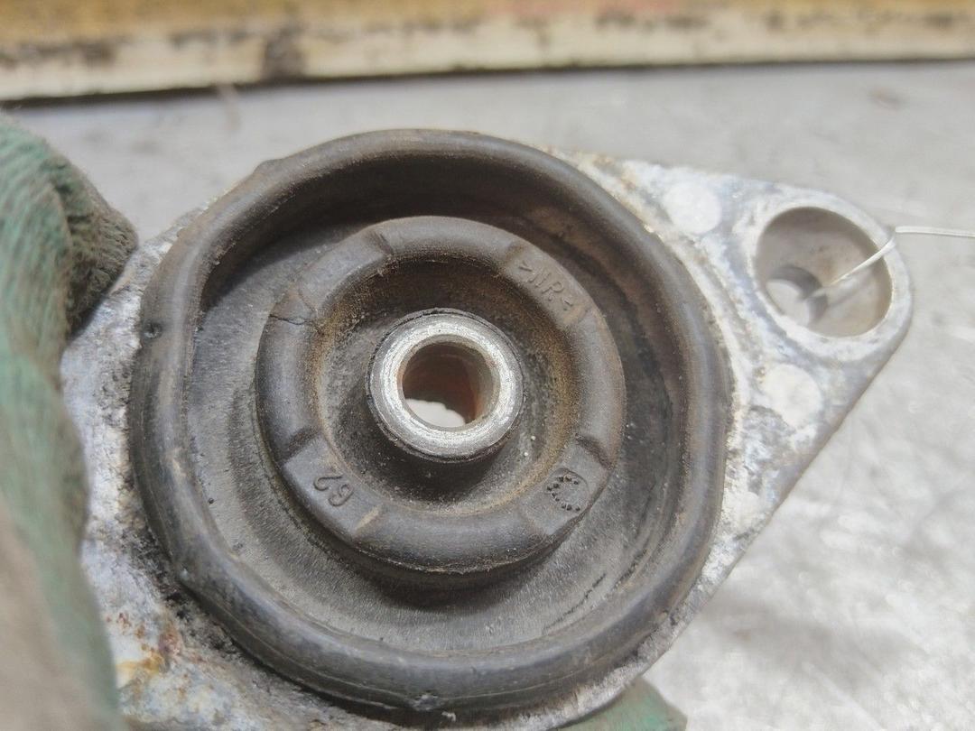 Опора амортизатора верхняя (чашка) Y5S6OF Audi A6 - Фото 3