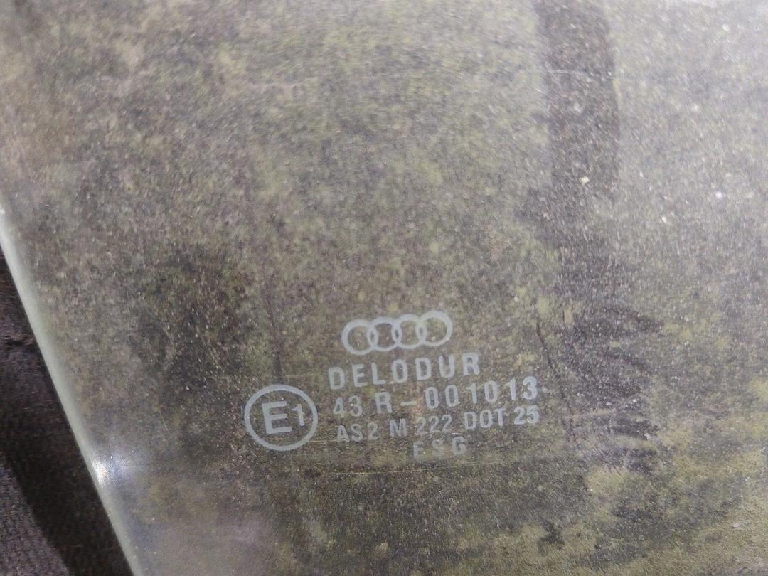 Стекло двери передней правой 1H18AF Audi 80 купить
