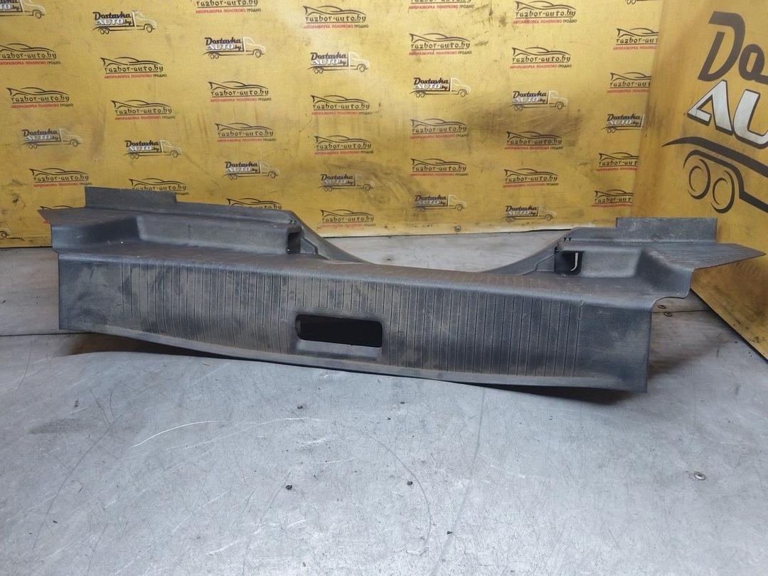 Накладка замка багажника AUM4BP Opel Astra - Фото 1
