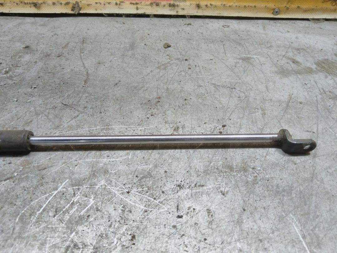 Амортизатор капота X4HLI8 Daewoo Leganza купить