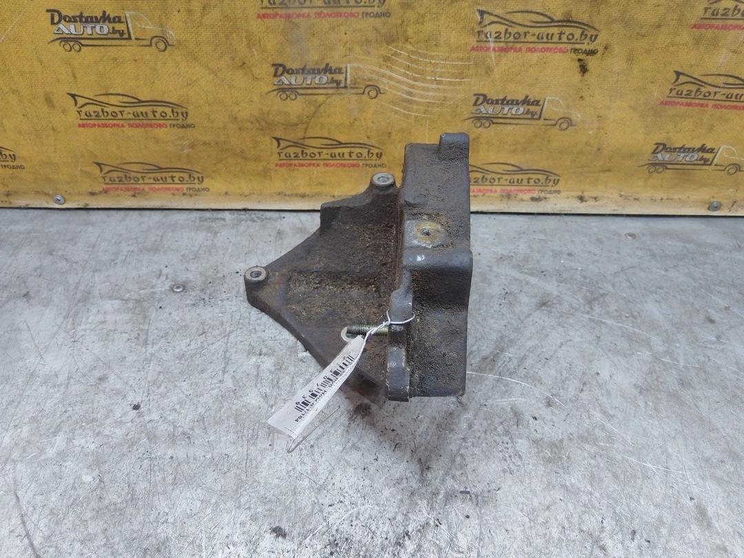 Крепление ТНВД FIWB9Y Peugeot 406 undefined